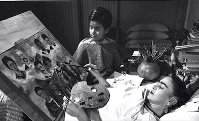 Frida-Khalo allogné peignant un enfant près d'elle Part.4-Atlaneastro-Atlaneastro