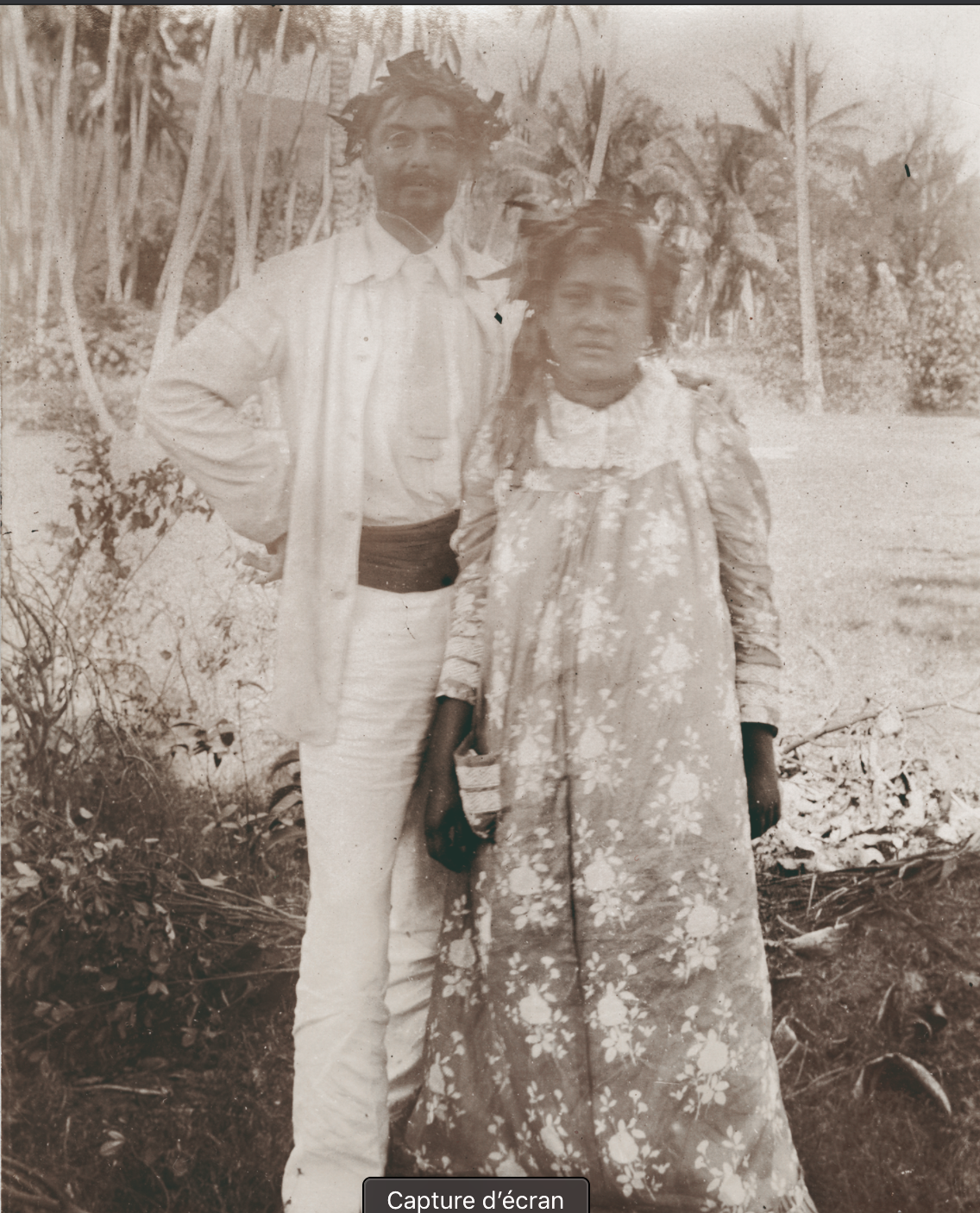Gauguin en Polynésie avec une femme photo N et BPart. 2-Atlaneastro