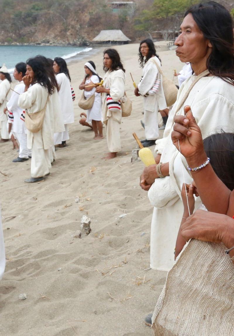 restitition de la terre des Kogis rituel sur la plage-Atlaneastro
