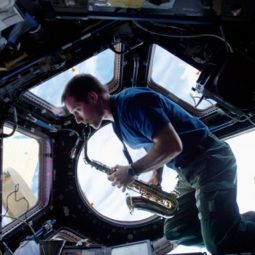 Thomas Pesquet joue du saxo dans l'espace aventure-Atlaneastro
