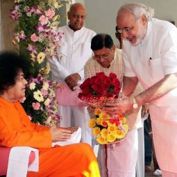 Sai Baba avec le Premier ministre Part.1-Atlaneastro