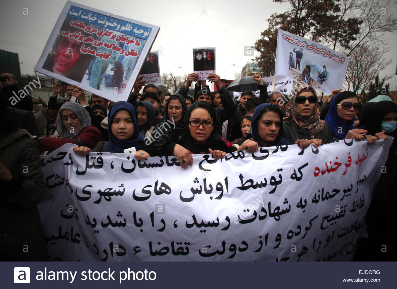 Chantal gavriel les femmes afgha,es manifedtent banderolles Part.2-Atlaneastro