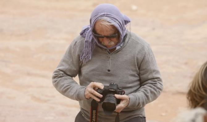 Yann Athus-Bertrand avec son appareil photo Part.1-Atlaneastro