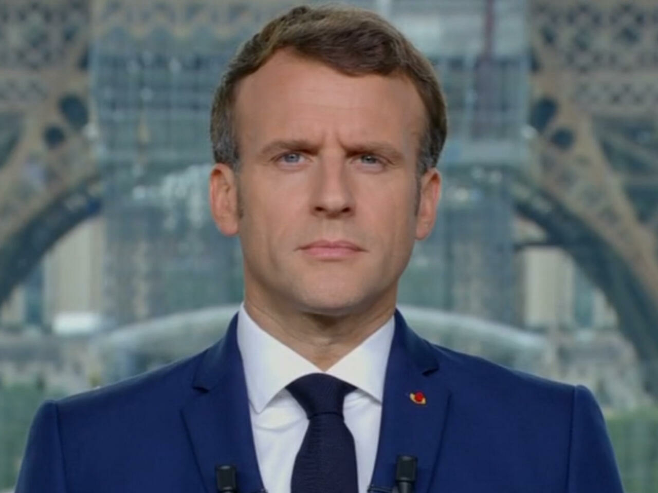 Emmanuel Macron portrait visage fermé Part1-Atlaneastro