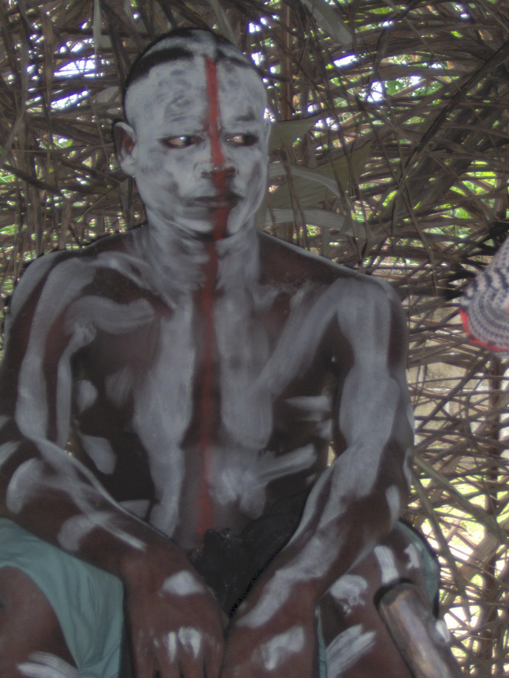 Iboga un homme peinture corporelle cérémonie dans la forêt Part.2-Atlaneastrodans la f