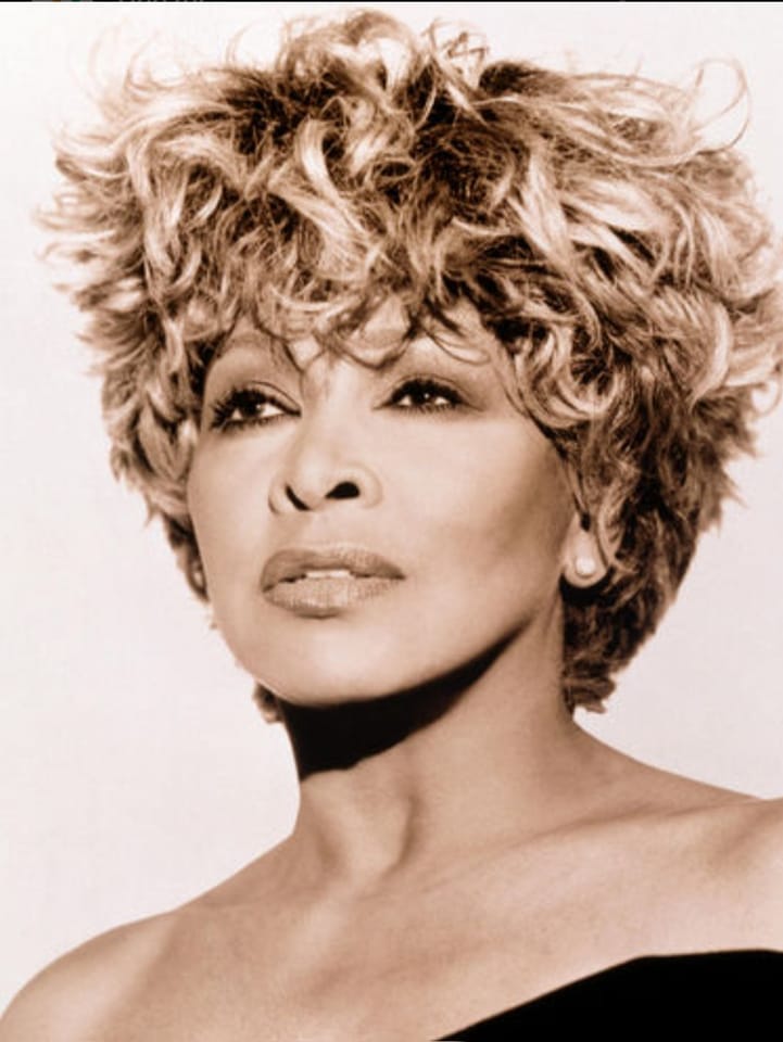 Tina Turner portrait cheveux court N et B Part.3-Atlaneastro