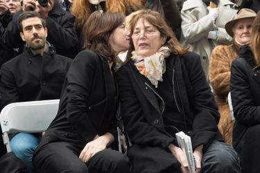 Jane Birkin à l'enterrement de Serge Gainsbourg Part.2-Atlaneastro